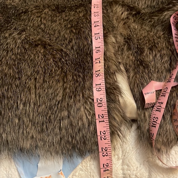 Faux fur vest - Picture 7 of 10